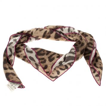 Pre Owned Dolce and Gabbana Leopard Print Contrast Edge Silk Square Scarf