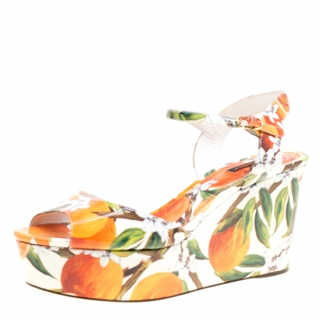 مملوكة مسبقًا Dolce & Gabbana Orange Print Patent Leather Ankle Strap Platform Wedge Sandals Size 40.5