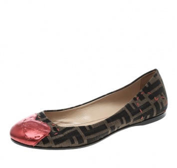 مملوكة مسبقًا Fendi Zucca Canvas Heart Cap Toe Ballet Flats Size 38.5