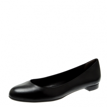 مملوكة مسبقًا Fendi Black Leather Ballet Flats Size 39