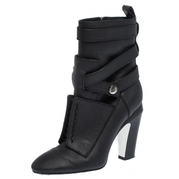 مملوكة مسبقًا Fendi Black Leather Lace Up Detail Cross Strap Block Heel Ankle Boots Size 39