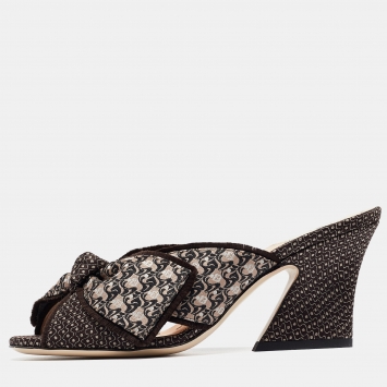 Pre Owned Fendi Brown/Beige Fabric Knotted Slide Sandals Size 36