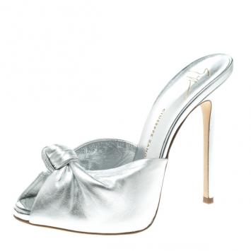 Pre Owned Giuseppe Zanotti Metallic Silver Leather Knotted Slip On Sandals Size 36.5