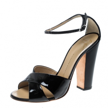 مملوكة مسبقًا Giuseppe Zanotti Black Patent Leather Cross Strap Block Heel Sandals Size 38