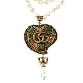 Pre Owned Gucci Green Resin & Multi strand Glass Pearl Gold Tone Heart Pendant Necklace