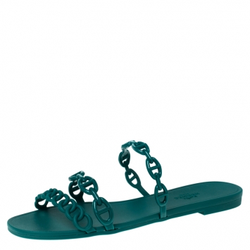 مملوكة مسبقًا Hermes Green Rubber Rivage Chain Detail Slip On Flats Size 37