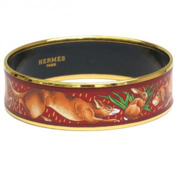 Pre Owned Hermes Wide Printed Enamel Gold-Plated Fox Design Bracelet 19CM