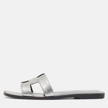 Pre Owned Hermes Silver Leather Oran Sandals Size 38