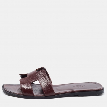Pre Owned Hermes Burgundy Patent Oran Slide Flats  Size 38