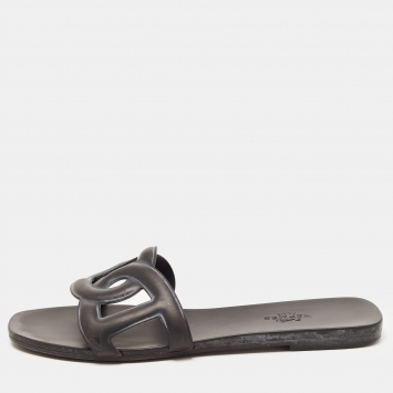 Pre Owned Hermes Black Rubber Aloha Flat Slides Size 37  