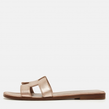 Pre Owned Hermes Metallic Rose Gold Leather Oran Flat Slides Size 36.5