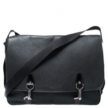 Pre Owned Louis Vuitton Black/Green Taiga Dersou Messenger Bag
