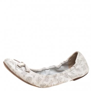 Pre Owned Louis Vuitton Off White Monogram Mahina Leather Bow Scrunch Ballet Flats Size 38.5