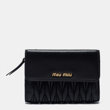 Pre Owned Miu Miu Black Matelasse Leather Flap Compact Wallet