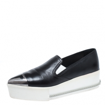 مملوكة مسبقًا Miu Miu Black Leather Metal Cap Toe Slip On Sneakers Size 37.5