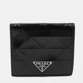 مملوكة مسبقًا Prada Black Glossy Triangle Quilt Leather Flap Card Case 