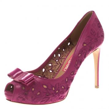 Pre Owned Salvatore Ferragamo Fuchsia Floral Embroidered Leather Plum Vara Bow Peep Toe Pumps Size 40