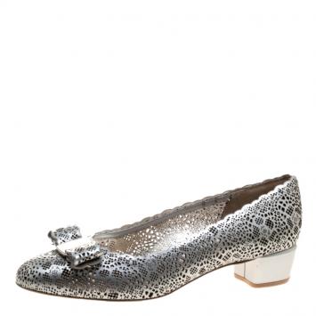 Pre Owned Salvatore Ferragamo Silver Laser Cut Leather Vara Pumps Size 38.5