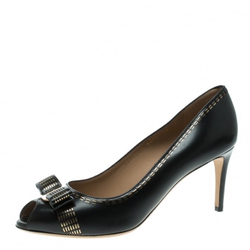 Pre Owned Salvatore Ferragamo Black Leather Pola New Bisque Peep Toe Pumps Size 40.5
