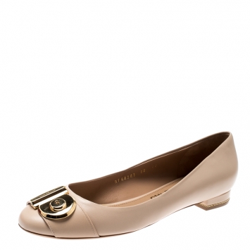 Pre Owned Salvatore Ferragamo Beige Leather Fiamma Keyhole Flats Size 40.5