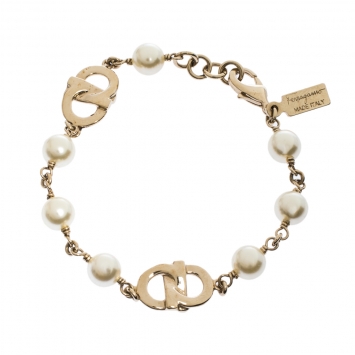 Pre Owned Salvatore Ferragamo Gancio Faux Pearl Gold Tone Chain Bracelet