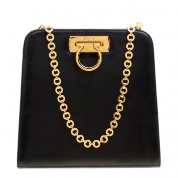 مملوكة مسبقًا Salvatore Ferragamo Black Leather Shoulder Bag