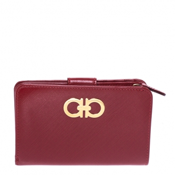 مملوكة مسبقًا Salvatore Ferragamo Red Leater Gancini French Wallet