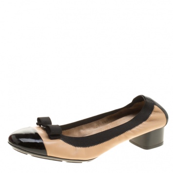 Pre Owned Salvatore Ferragamo Beige and Black Leather Scrunch Block Heel Pumps Size 38.5