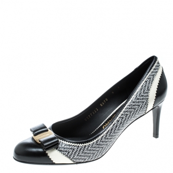 Pre Owned Salvatore Ferragamo Monochrome Printed Leather Carla Vara Bow Pumps Size 39.5