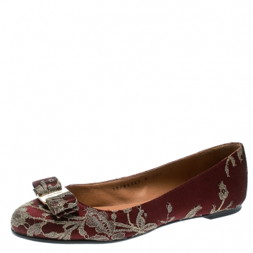 Pre Owned Salvatore Ferragamo Bordeaux Satin And Lace Tarita Ballet Flats Size 37.5