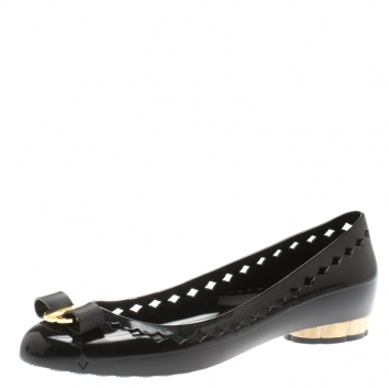 مملوكة مسبقًا Salvatore Ferragamo Black Jelly Cut Out Detail Flats Size 37.5