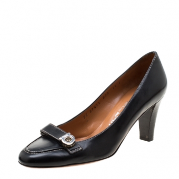 Pre Owned Salvatore Ferragamo Black Leather Gancio Detail Pumps Size 36