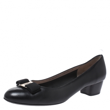 Pre Owned Salvatore Ferragamo Black Leather Vara Bow Pumps Size 39.5