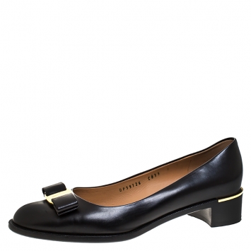 Pre Owned Salvatore Ferragamo Black Leather Vara Bow Pumps Size 39.5