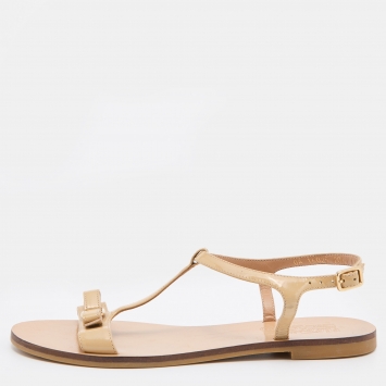 Pre Owned Salvatore Ferragamo Beige Patent Leather Thong Flats Sandals Size 36.5
