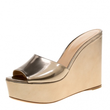 Pre Owned Sergio Rossi Gold Patent Leather Lakeesha Wedge Slides Size 41