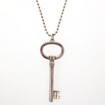 Pre Owned Tiffany & Co. Oval Key Silver Pendant Necklace