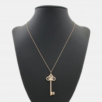 مملوكة مسبقًا Tiffany Diamond Fleur de Lis Key Necklace