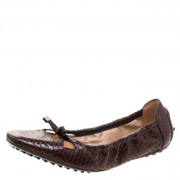 مملوكة مسبقًا Tod's Brown Python Leather Bow Scrunch Ballet Flats Size 38.5