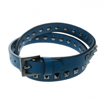 Pre Owned Valentino Rockstuds Blue Leather Gunmetal Tone Double Wrap Bracelet
