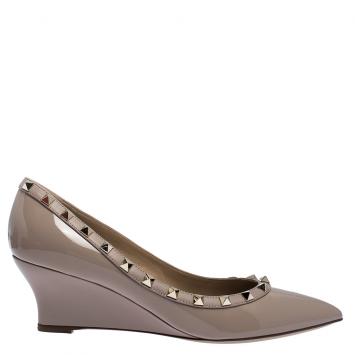 Pre Owned Valentino Poudre Patent Leather Rockstud Pointed Toe Wedge Pumps Size 35.5