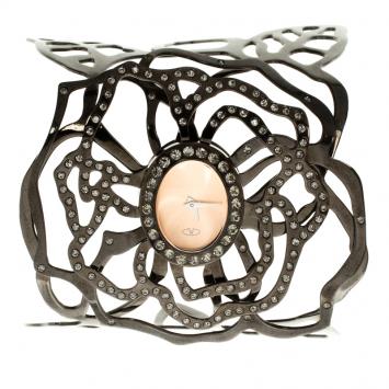 Pre Owned Valentino Peach Stainless Steel Crystal Embellished Rose Women's Wristwatch 20 mm 