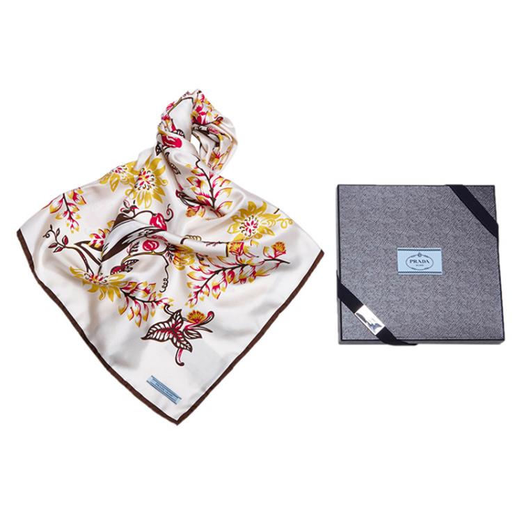 مملوكة مسبقًا وشاح برادا مربع حرير أبيض طباعة موردة