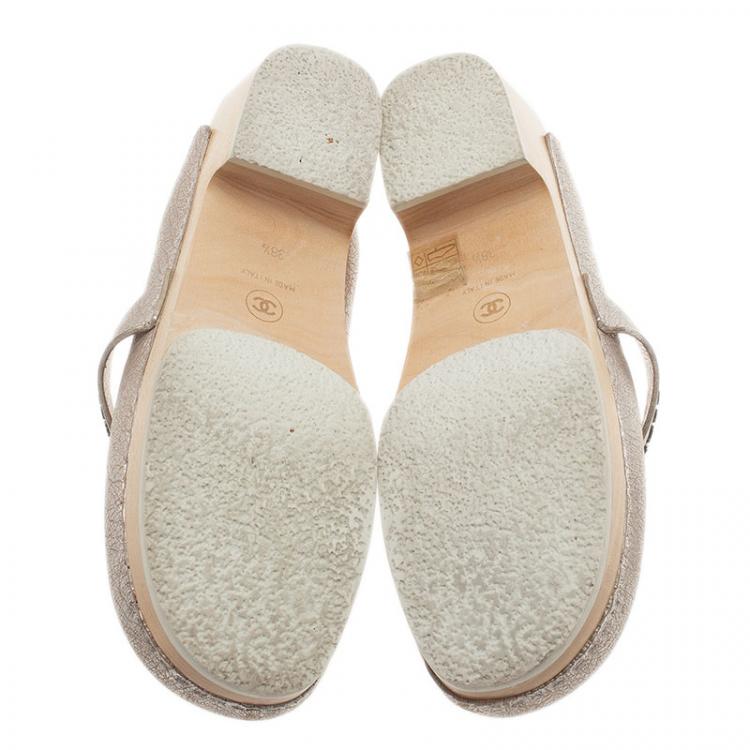 Pre Owned Chanel Metallic Silver Leather Clogs Size 38.5