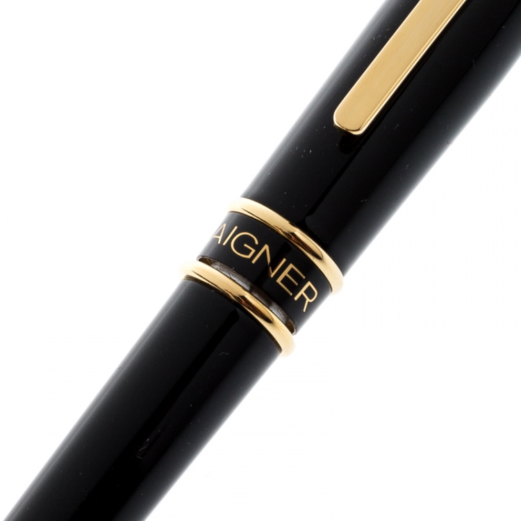 Pre Owned Aigner Black Resin Ballpoint Pen & Cufflink Set