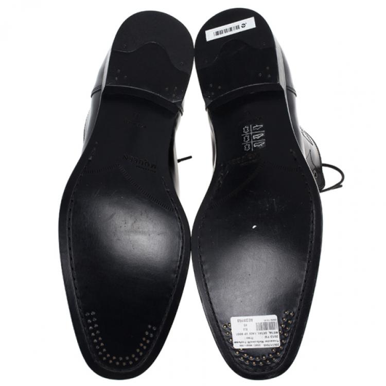 مملوكة مسبقًا Alexander McQueen Black Cap Toe Boots Size 43