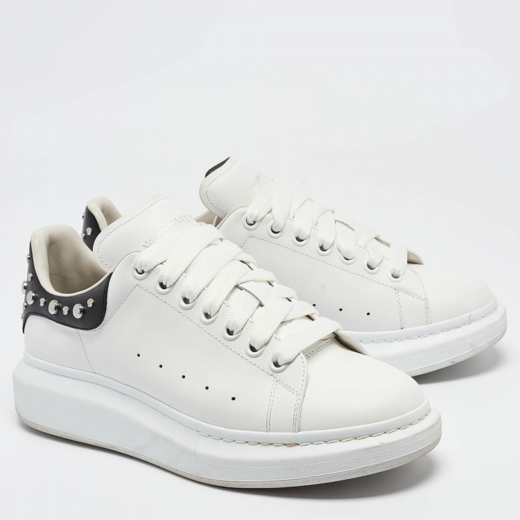 Pre Owned Alexander McQueen Black/White Leather Oversized Studded Low Top Sneakers Size 42.5