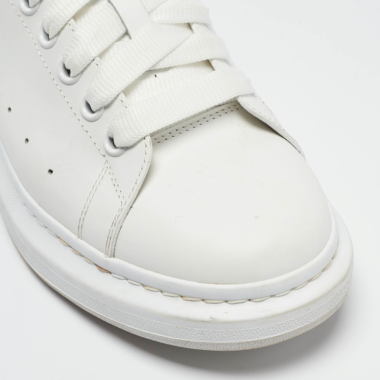 Pre Owned Alexander McQueen Black/White Leather Oversized Studded Low Top Sneakers Size 42.5