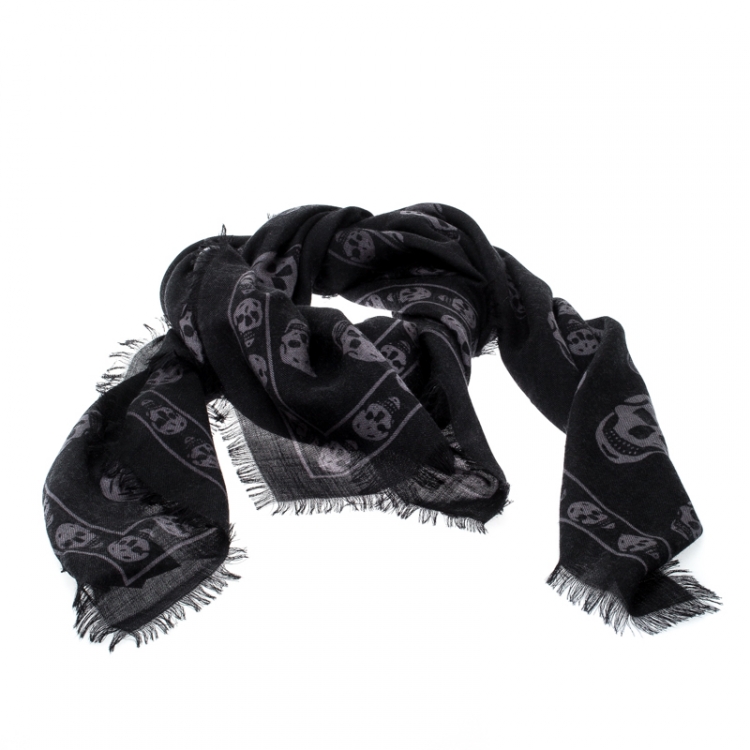 Pre Owned Alexander McQueen Black & Grey Skull Print Cashmere Scarf