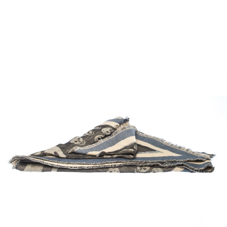 Pre Owned Alexander McQueen Grey Skull Pattern Jacquard Triangle Fringed Scarf